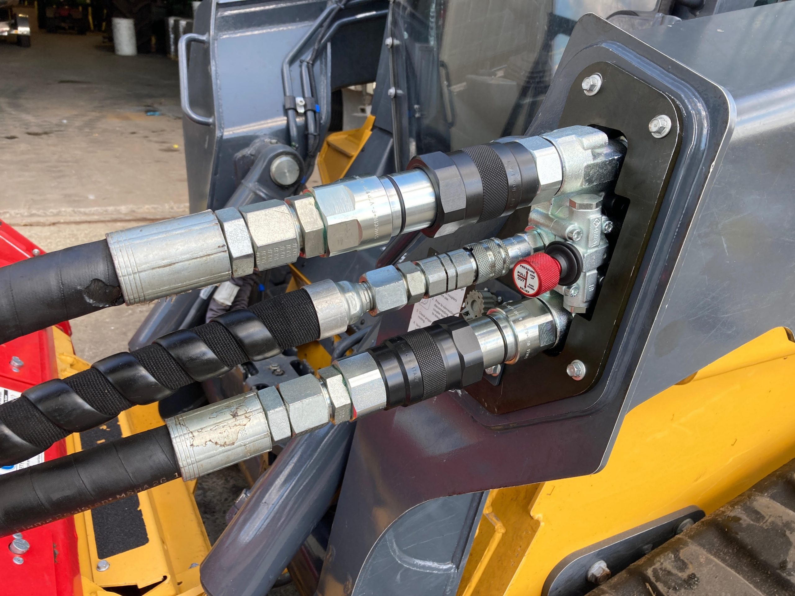 Do you support the oil and gas industry with custom hydraulic solutions?