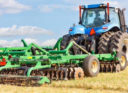 Hydraulic couplers for agricultural equipment