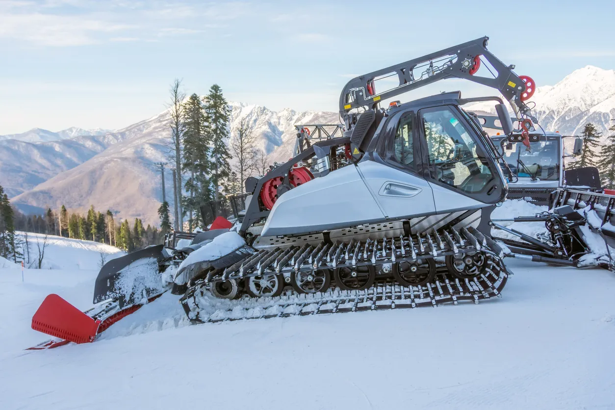 Reliable Snow Groomer Hydraulic Couplers: Prevent Downtime This Winter
